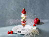 【ソフトドリンクやワイン、スパークリングワインを含む2時間フリーフロー】りんご いちごの白雪パフェ