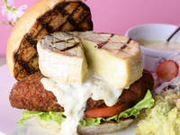 Azumino Wasabi-Scented Hakuba Pork Cutlet x Camembert Burger; Hakuba-Grown Strawberry and Two-Variety Cabbage Salad