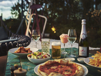 「Pink Flamingo Beer Garden」プレミアムプラン