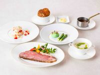 "Roast Beef Course" on the terrace.