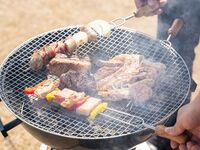 【ランチBBQプレミアム】アヒージョ＆スペアリブ付のグリル充実プラン｜120分飲み放題付(土日祝)