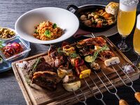 【ディナーBBQプレミアム】アヒージョ＆スペアリブ付のグリル充実プラン｜120分飲み放題付(平日)