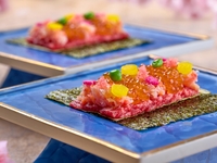 Private room guaranteed. [Sister restaurant Ginza Chikamitsu Yakiniku Top 100 Restaurants 2025 Award Commemorative Course] Featuring "Selected Wagyu Beef with Crab and Salmon Roe Chirashi Yukke Dog" and "Wagyu Beef Fillet Brioche Cutlet Sandwich".