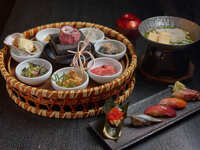 [Edomae Sushi and Flower Basket Lunch] "Colorful 8-Dish Flower Basket Set Meal with Edomae Sushi & Cherry Blossom Sea Bream in Golden Broth Hot Pot" Weekday Special Price: ¥3,990 → ¥3,790 (tax included)