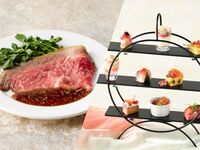 【ローストビーフ付】いちご日和アフタヌーンティー＋カクテルなど30種以上フリードリンク