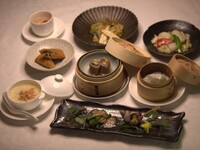 【 薫風くんぷう】　全8品　初夏のお料理を少量づつ、 多彩な品数でお楽しみいただけるランチコースです。 ※1名様より承ります。