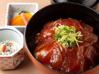 [Marinated Bonito Rice Bowl] Includes salad, dessert, soup, and coffee buffet.