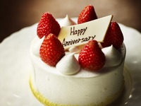 Private room★Anniversary Cake★ [Strawberry sponge cake 12cm] +4,000 yen