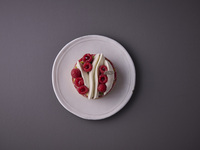 【5/1〜】タルト フランボワーズ 2〜3名様分【 ¥3,400円(税別) 】