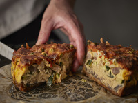 【5月】季節のキッシュ  4名様分【 3,600円(税別) 】