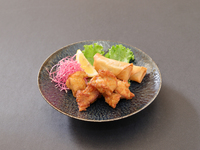 [Takeout] Seafood spring rolls with XO soy sauce and fried chicken thigh platter