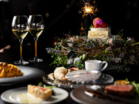 [Limited Quantity Riverside Seat Guaranteed Luxury Birthday Course] A luxurious 5-course appetizer platter, double main courses of fish and Wagyu beef, and our popular sea urchin noodles, plus a celebratory sparkling wine and a flower wreath cake. A truly upscale and extravagant celebration.