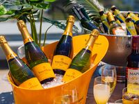 【母の日プラン】シャンパンフリーフロー付きDinnerBコース+メッセージプレート付きデザート+ソープフラワー