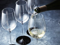 （6/2～）【Sommelier-Selected 5 types of wine pairings +1 glass of champagne】Lunch Course「Menu  Pierre」