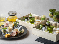 〜翠の庭（みどりのにわ）〜抹茶とメロンの新緑アフタヌーンティー（ミニパフェ＋スイーツ＋セイボリー＋カフェフリー）