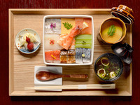 【5/11～】ランチ限定「市松寄せ鮨」