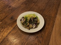 Steamed Clams and Spring Cabbge with White Wine