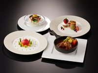 至高の饗宴シリーズ～初夏を彩る料理と151年伝統料理の饗宴~