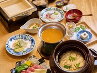 [Miyabi Course] "Sea Urchin Shabu-Shabu Hot Pot with Japanese Black Wagyu Beef and Sanda Pork" and "Clay Pot Rice with Cherry Blossom Sea Bream and Corn" 5,000 yen (excluding tax)