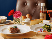 5/7～5/31【LUNCH/DINNER】＜母の日フィレミニョンコース＞母の日オリジナル前菜盛り合わせ、フィレミニョンステーキなど全5皿