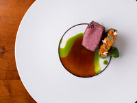 【Limited number of groups】Includes a crystal caviar tin! Dinner Set Menu included Olive beef as Main dish
