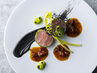 Authentic 8-course meal + Welcome Champagne