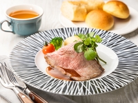 ～NEW YORK CAFE ～【ランチ】母の日のご利用に～日頃の感謝の気持ちを伝えるお食事プラン～（ミニブーケ・メッセージプレート付き）