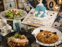 5/19~【記念日を華やかにお祝い！】なんでもない日のディナー【色を選べるアリスのケーキ付と飲み放題付き】4,500円