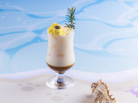 【事前決済】 スイーツビュッフェ「『Lazy Summer Beach Day with POMPOMPURIN』限定 スペシャルドリンク「サマーポムポムラテ」