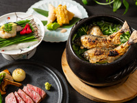 [Kuromatsu ~Shoka~] A total of 9 dishes including rainy season grunt, Japanese Black beef, and freshly cooked ayu (sweetfish) rice in an earthenware pot.