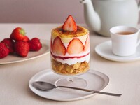 [Starting May 13th! Fukuoka Store Exclusive] Drink Set / Strawberry and Caramelized Crème Brûlée Parfait