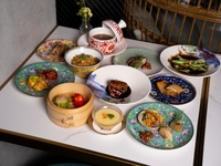 【水蓮コース】香港ロースト叉焼・大海老料理・季節の蒸しスープなど全13品｜飲み放題追加可