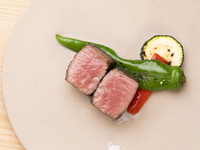 [飲み放題付き]【10周年記念 -10th Anniversary- 】限定コース 極上焼き食べ比べシャトーブリアン 無料記念日プレート変更可