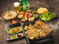 【平日ランチ限定 20%OFF！】旨辛タッカルビ＆ねぎ塩チキン！韓国惣菜やカレーが食べ放題＆120分飲放題