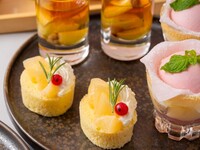 Day trip to a hot spring with a Japanese-style afternoon tea: Seasonal sweets and a meal + free Ibi tea, black tea, etc.