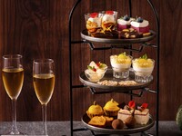 Day trip to a hot spring with a Japanese-style afternoon tea: Seasonal sweets and a meal + free Ibi tea, black tea, etc.