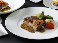 [Payment on the day only] Penthouse lunch with hotel tour