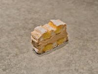 Kardinalshnitten(About 6cm)