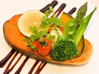 【SEAFOOD LUNCH 2026】みやぎサーモンの筒切りステーキ バターポン酢ソース