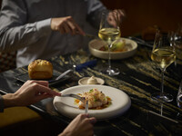 [15% OFF on weekdays only] Smoke & Fire (7-course meal) + a glass of champagne + 1 drink