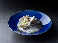 [Koran] A luxurious course including domestic rock oysters, Ezo abalone, and Japanese Black beef.