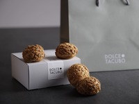 Set of 6 cream puffs