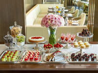 [Weekend Only] Collage Weekend Brunch & 1 Type of Free-Flow Champagne for 90 Minutes