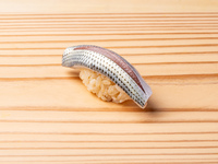 季節のつまみと握りのおまかせ-弟子　特別ディナー③　33,000円（税込）～