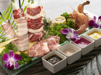 Sunset Luxury Plate dengan Salad Bar Mewah & Buffet Makanan Penutup (per orang)