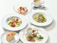 [Lunch] Weekday-only special: Includes a complimentary glass of sparkling wine! Recommended course
