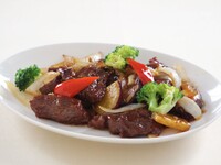 【平日オンライン予約限定】お勧めランチ　牛肉のバーベキューソース炒め（7月）