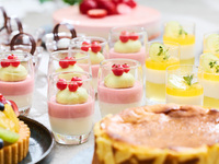 【8/8-8/16お盆ランチ】 メインを選べるデザートたっぷりセミブッフェ 