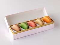 Macarons (5 types, 5 pieces)