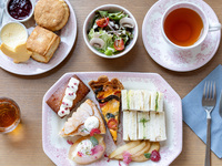 KIKI's Afternoon Tea Set -Umeda Style- [Captivated by Peach] (15:30-16:50)
